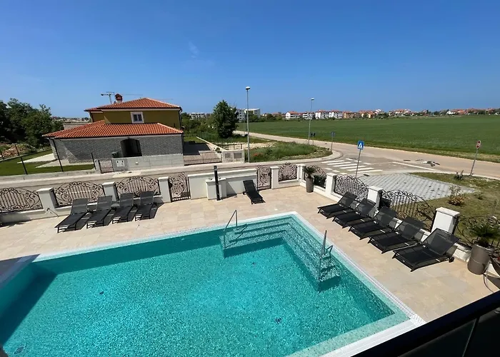 Vila Softic Amra