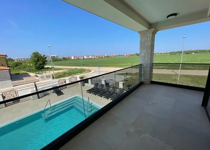Vila Softic Amra
